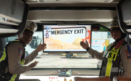 Polres Malang Sosialisasikan Tertib Lalin Melalui Program Polantas Menyapa di OPS Keselamatan Semeru