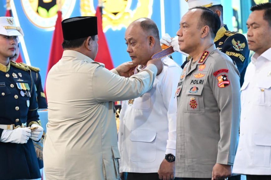 Presiden Prabowo Anugerahkan Tanda Kehormatan kepada 70 Tokoh Penggerak Gizi dan Ketahanan Pangan Nasional